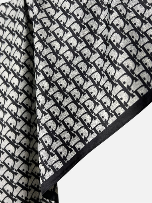 Square Hijab Silk - Black Pattern