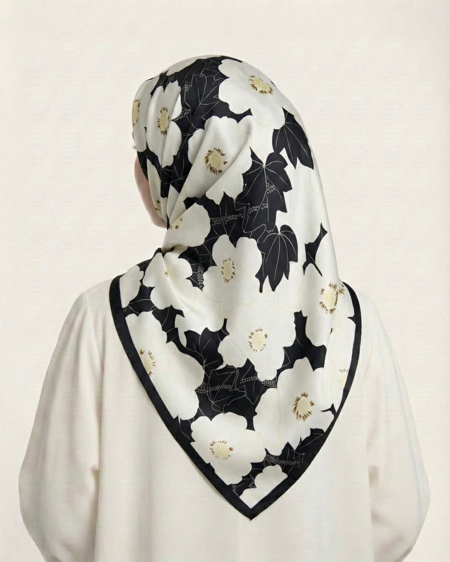 Square Hijab Silk - Black and white flower
