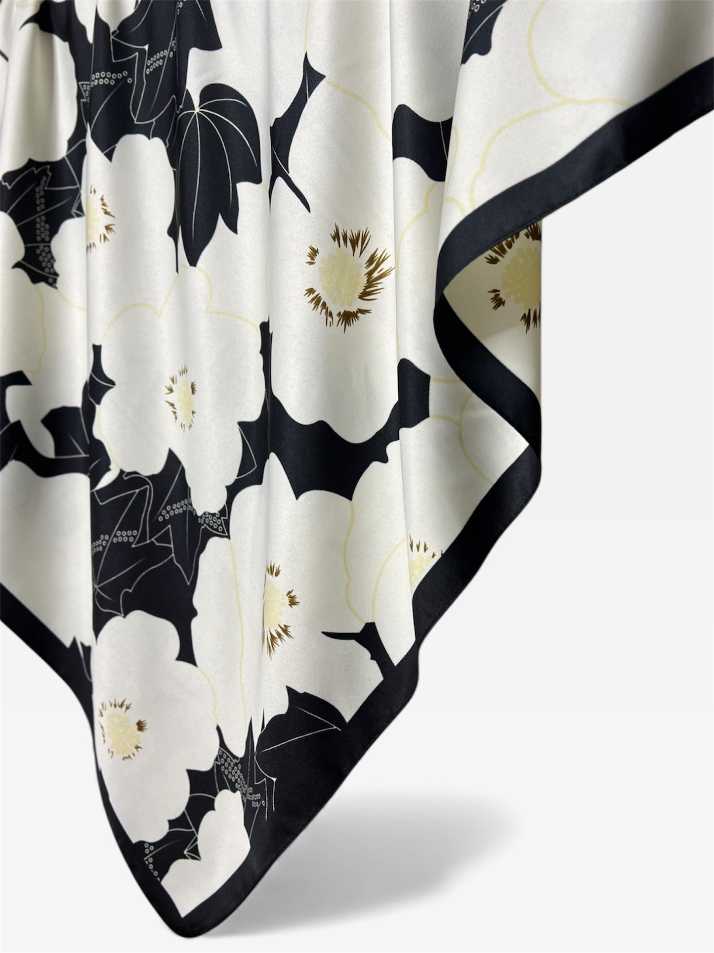 Square Hijab Silk - Black and white flower