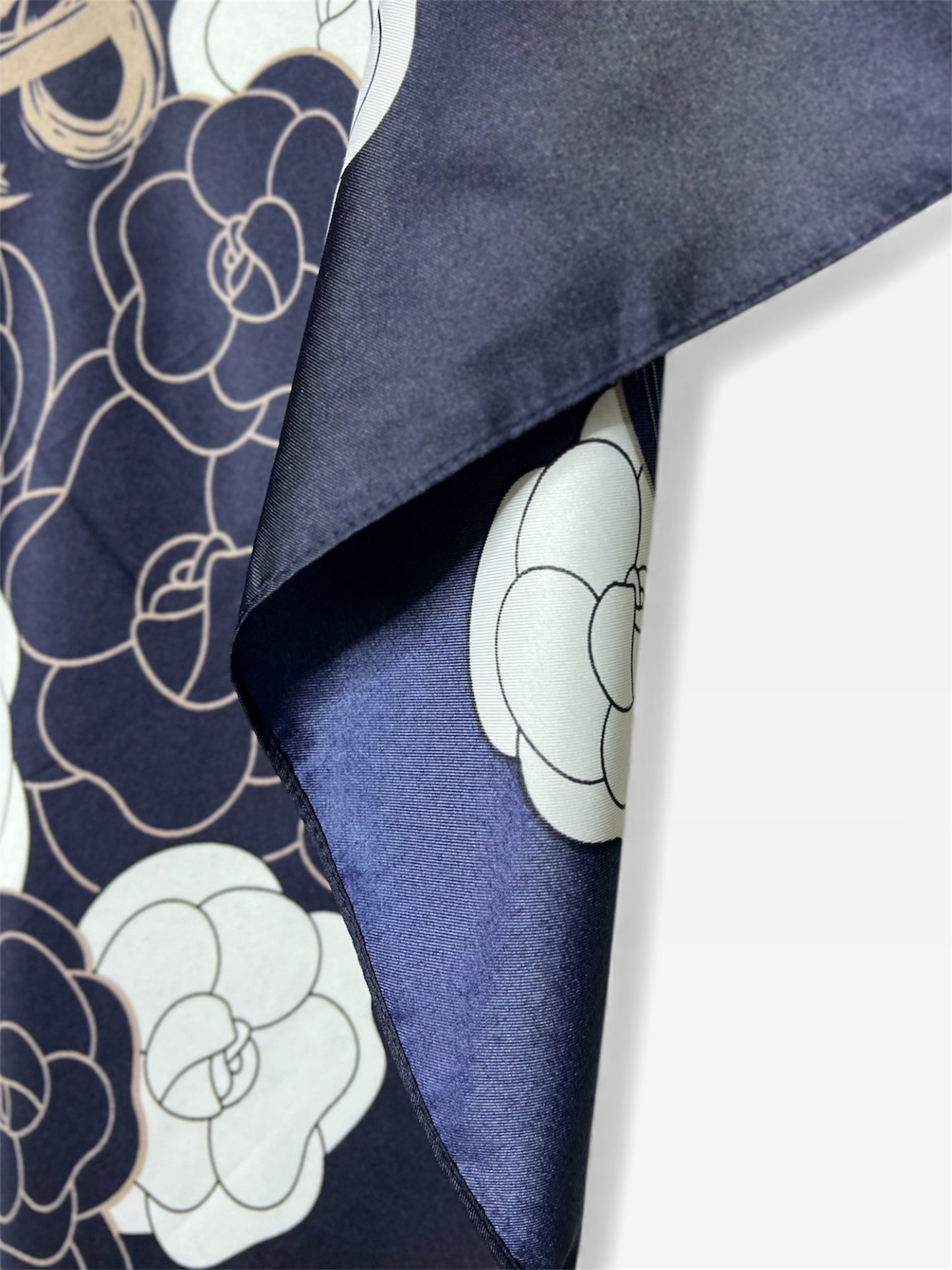 Square Hijab Silk - Floral Navy blue 