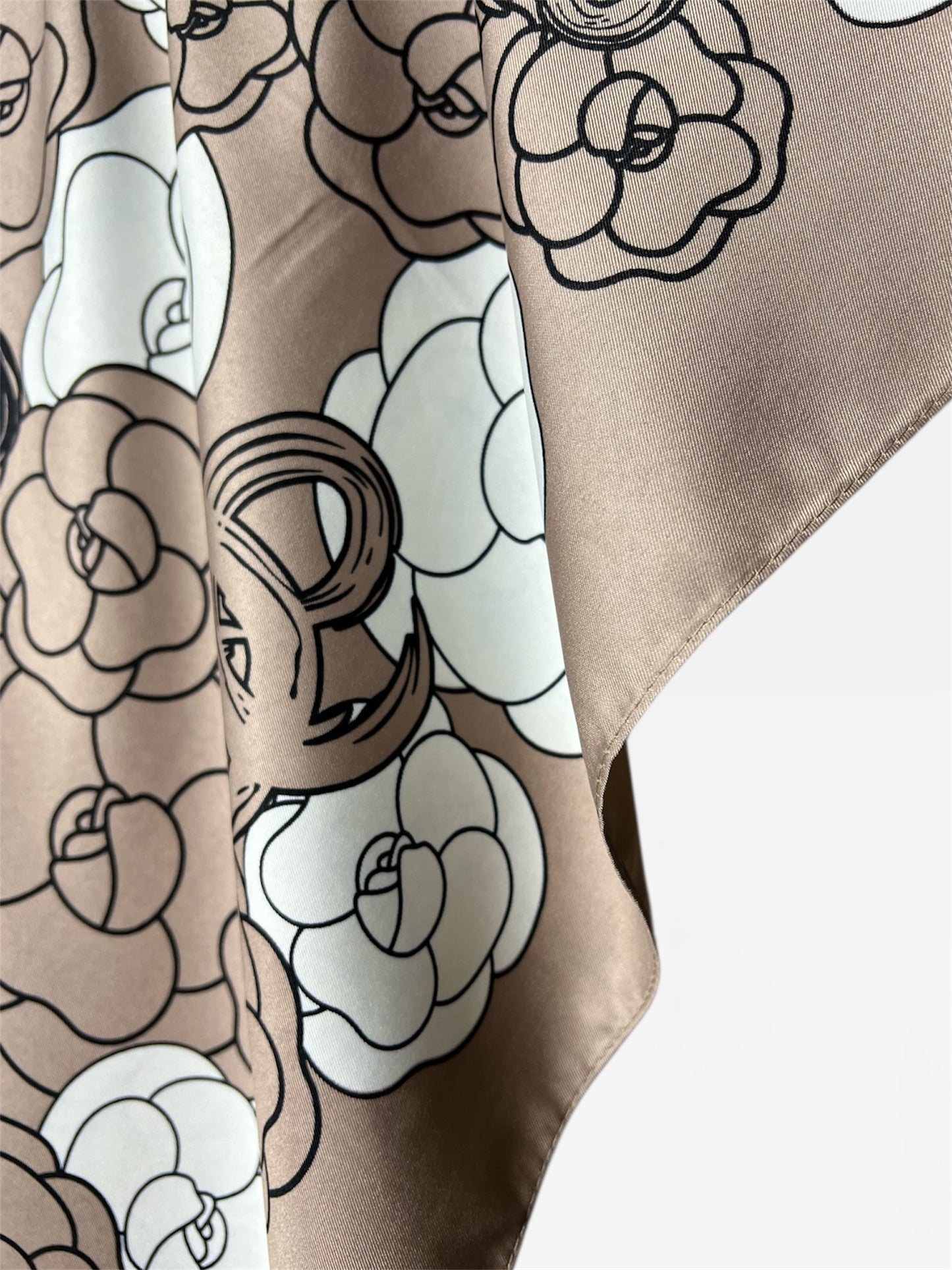 Square Hijab Silk - Floral Beige 